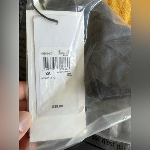 NEW Guess Originals Signature Tee Color: Jet Black Multi UNISEX - Picture 7 of 11